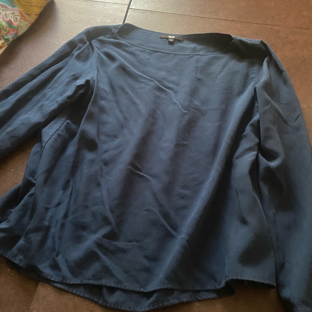Uniqlo dark blue blouse